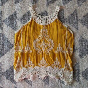 Yellow and White Lace Sleeveless Top Size M